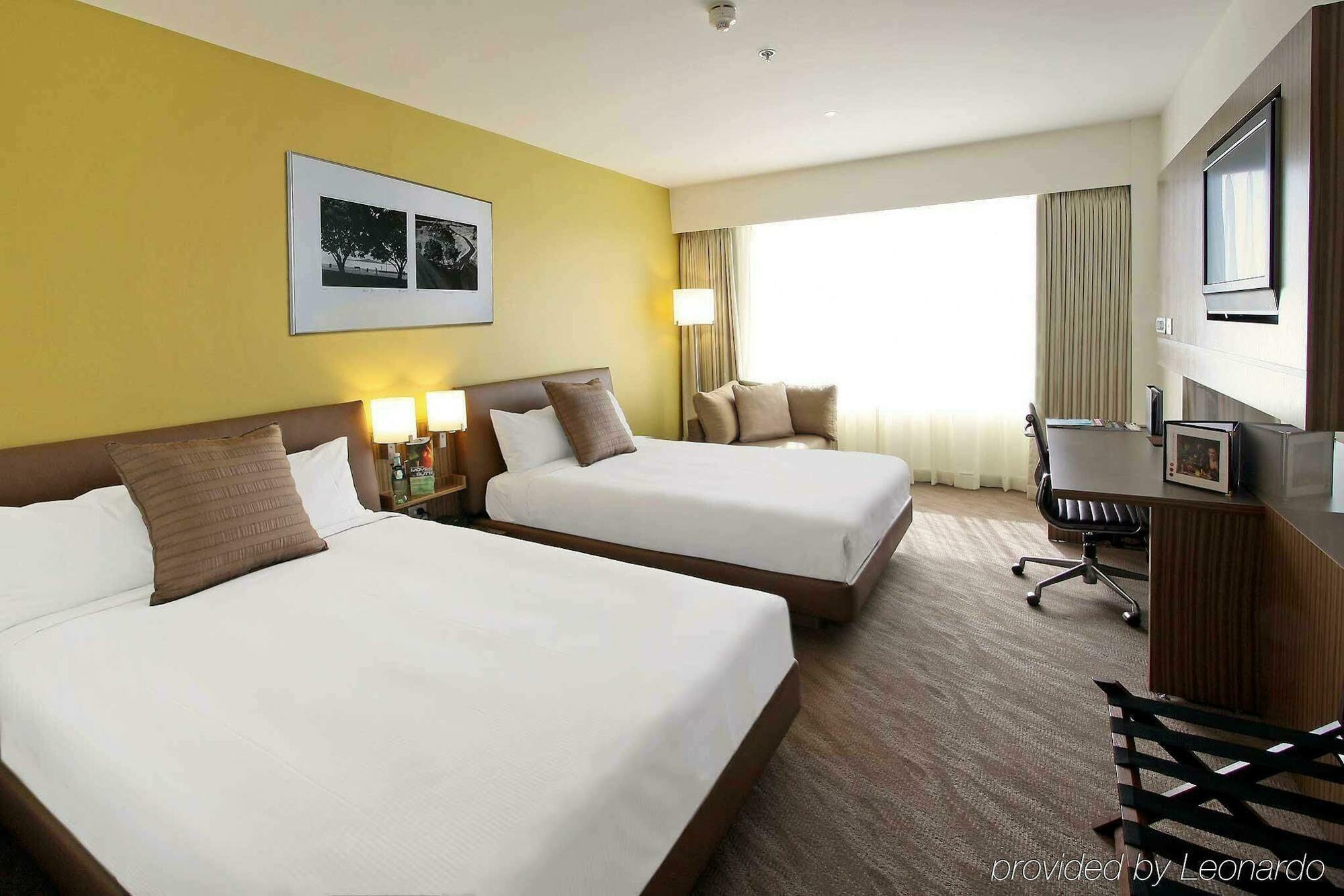 Novotel Ellerslie Hotel 4*