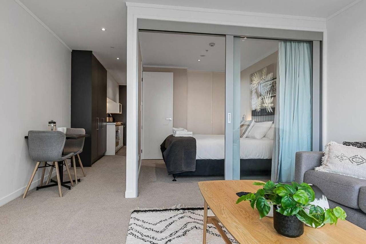 Beautifully Modern Brand New Apartment *