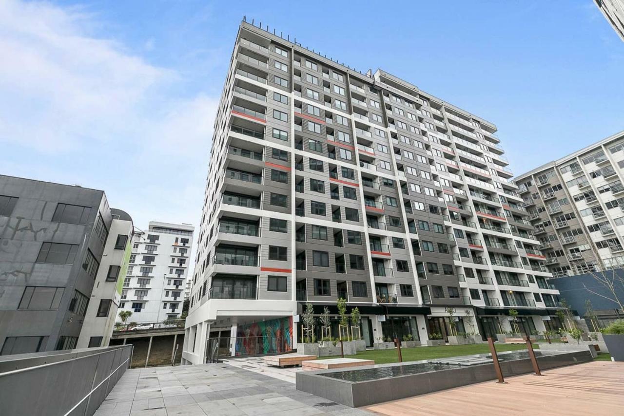 Beautifully Modern Brand New Apartment *