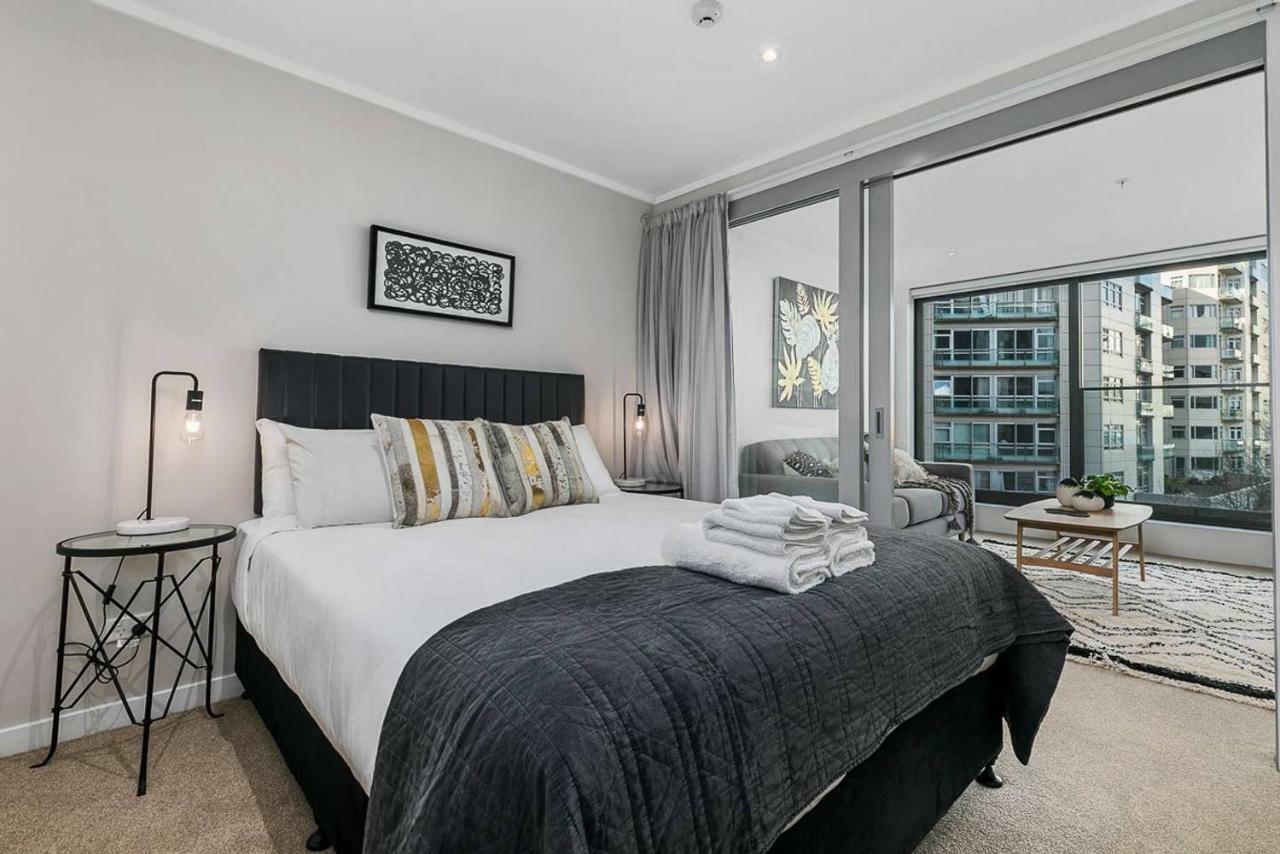 Beautifully Modern Brand New * Auckland
