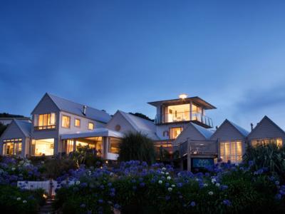 The Boatshed Seaside Boutique Hotel Auckland