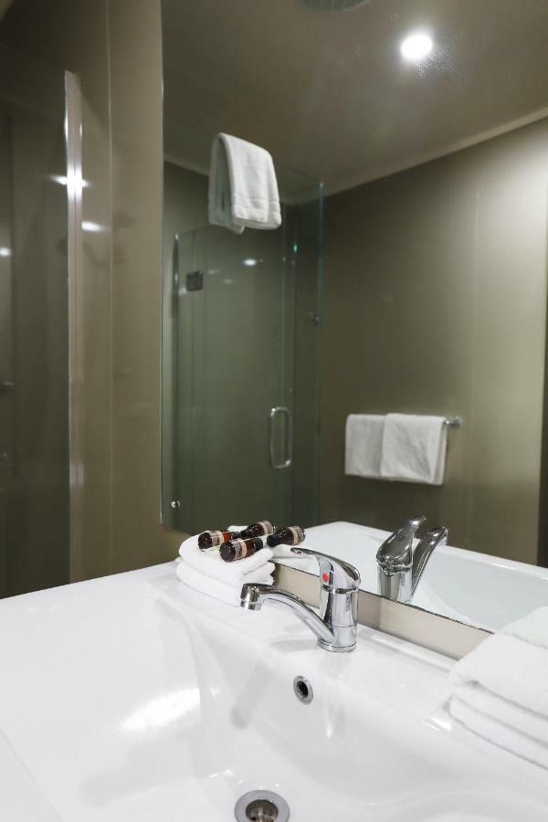 Airport Manor Auckland