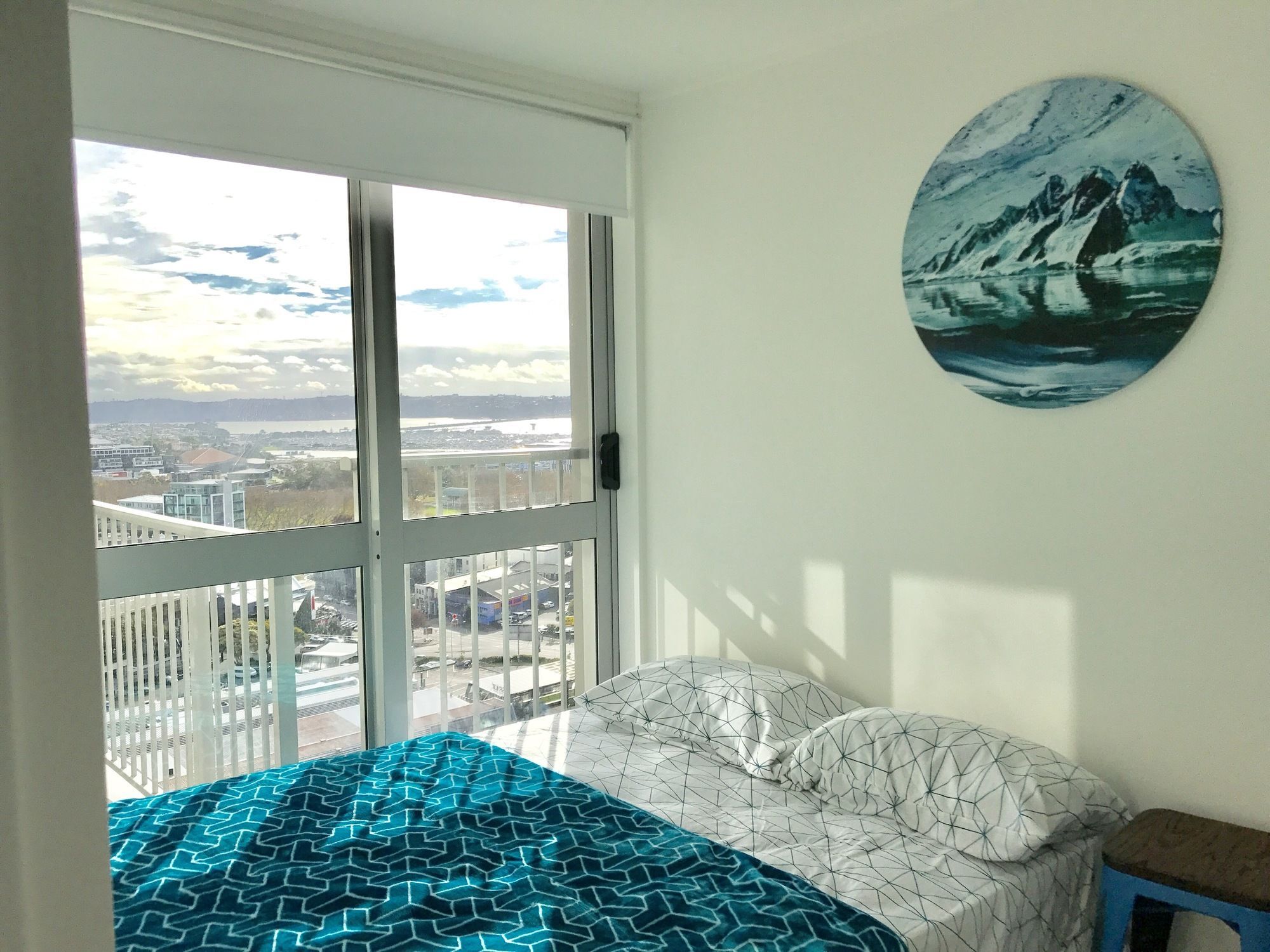Cosy Two Bedroom High Rise Apartment Auckland