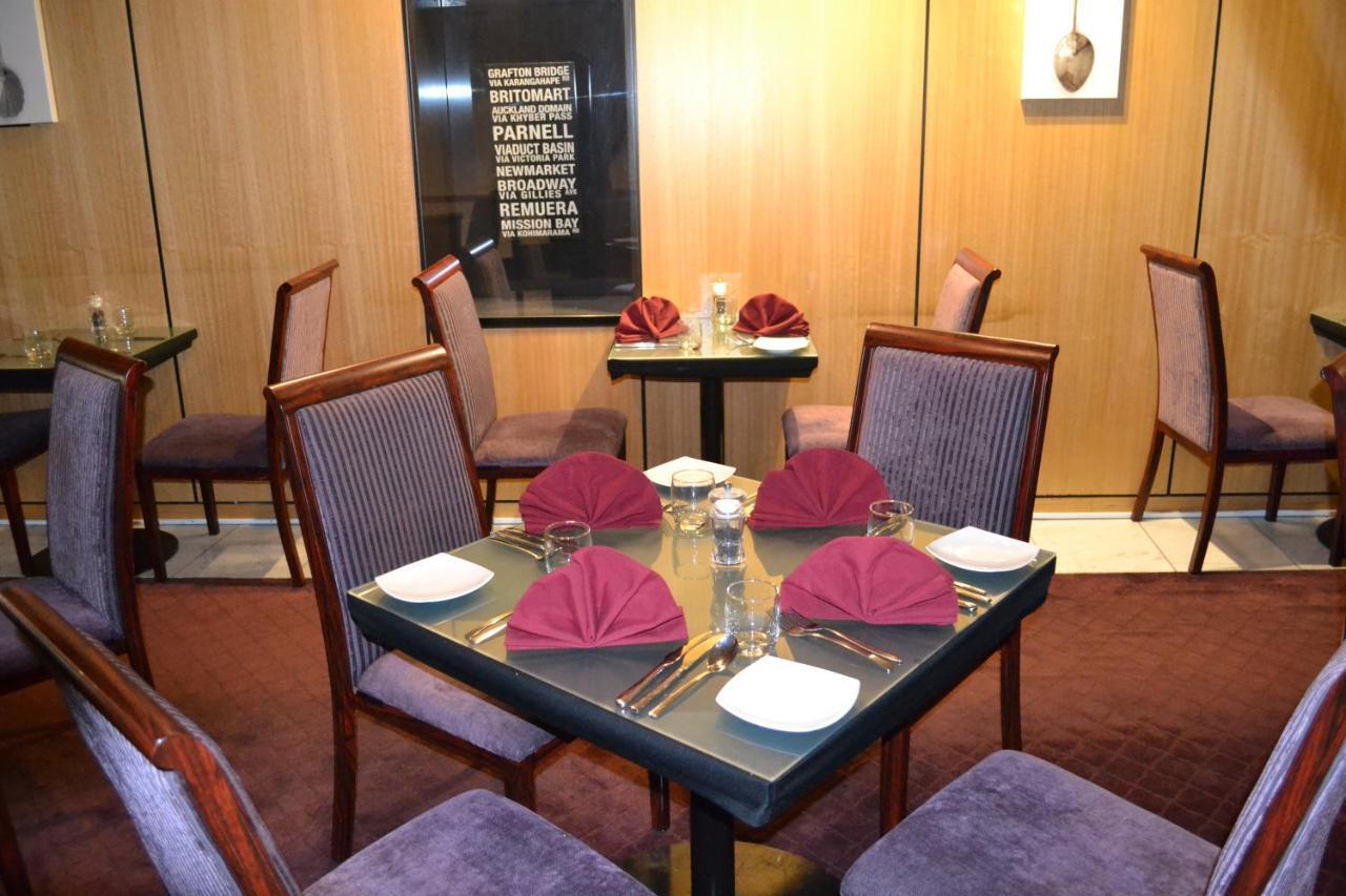 Aparthotel The Quadrant & 4*