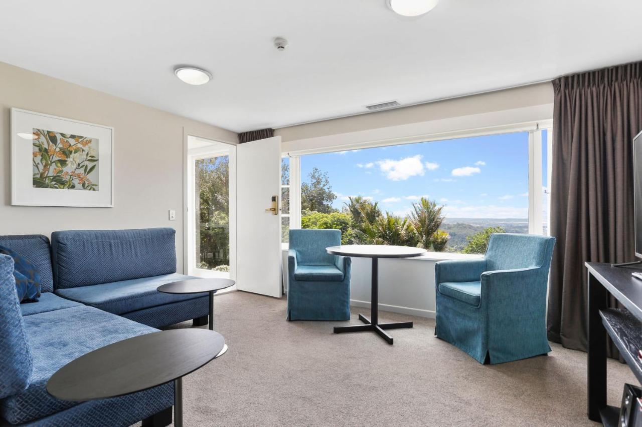 Waitakere & Hotel 4*