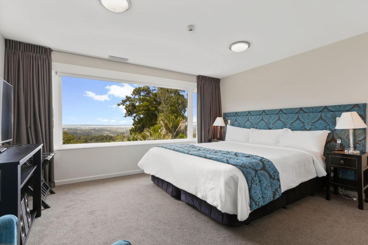 Waitakere & Auckland