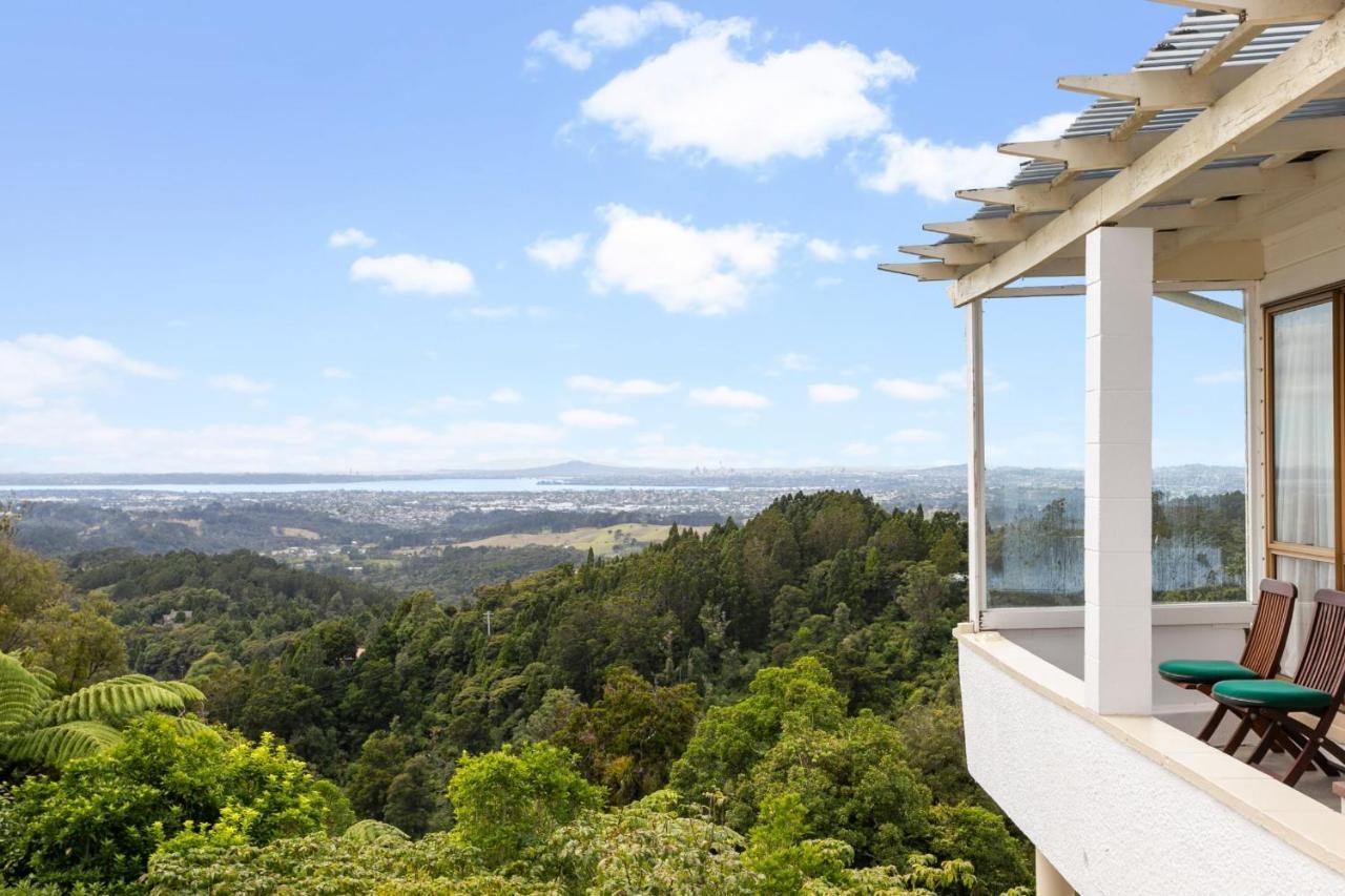 Hotel Waitakere &