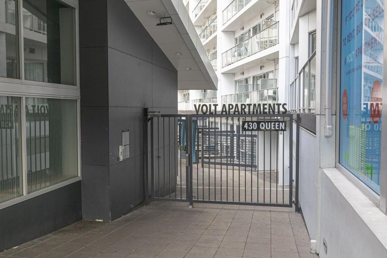 2br W/ Balcony, Gym And Parking Access!