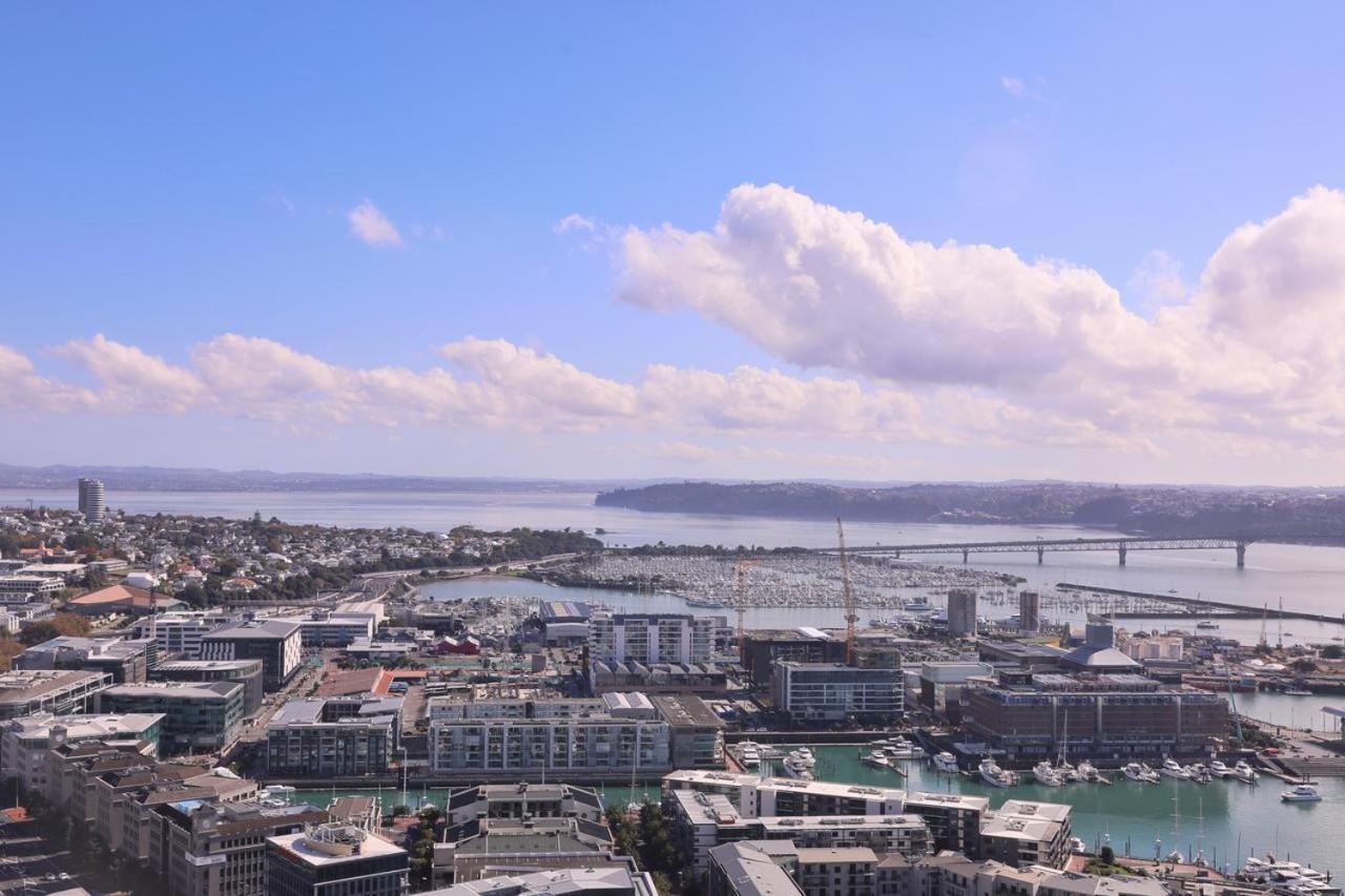 Seaview Penthouse With Free Parking *