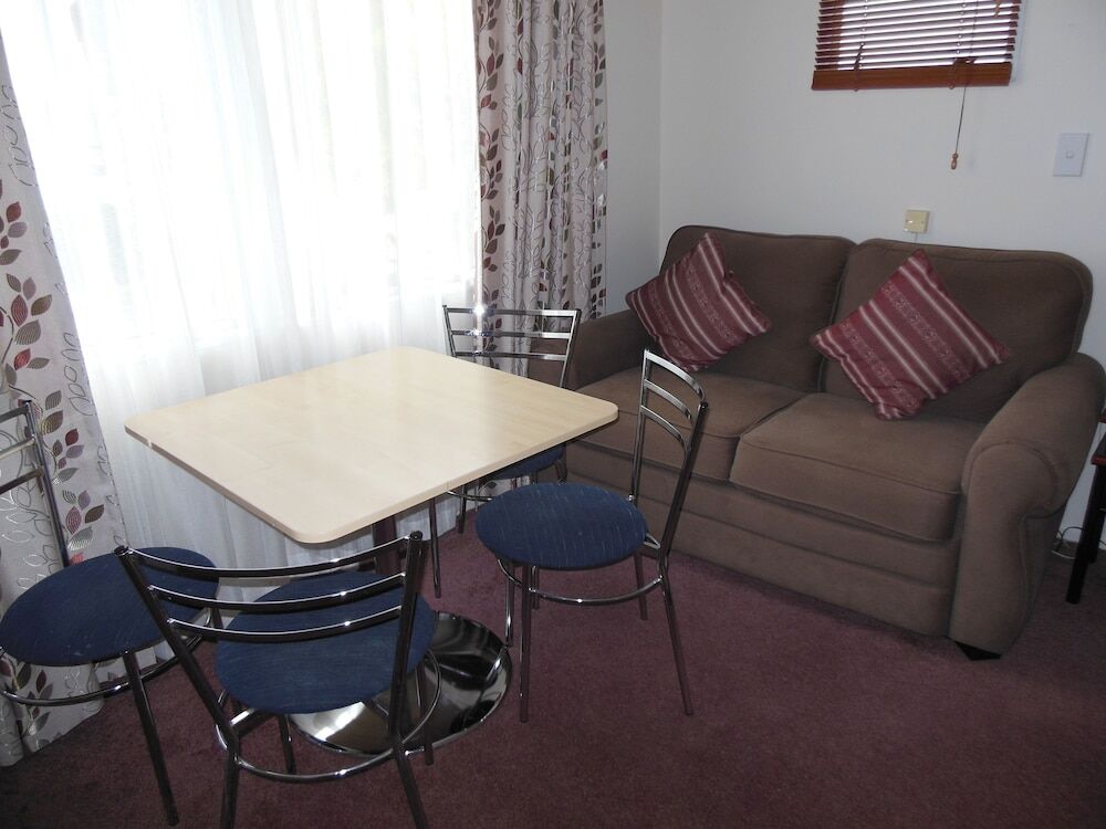 Asure Camelot Arms Motor Motel 4*