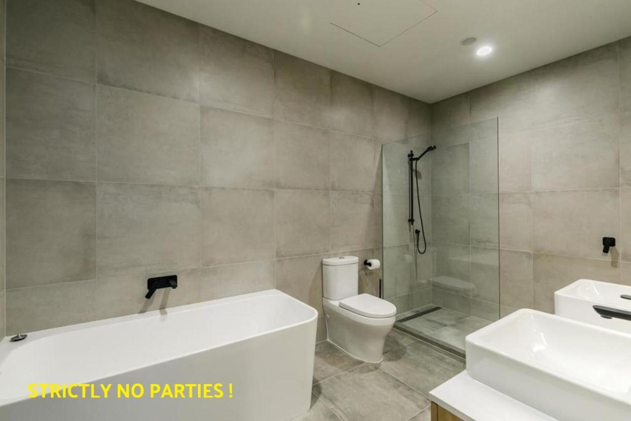 Acrossia Apartment
