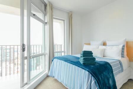2 Bedroom Unit. Fabulous City/harbour Views Lvl 28 Auckland