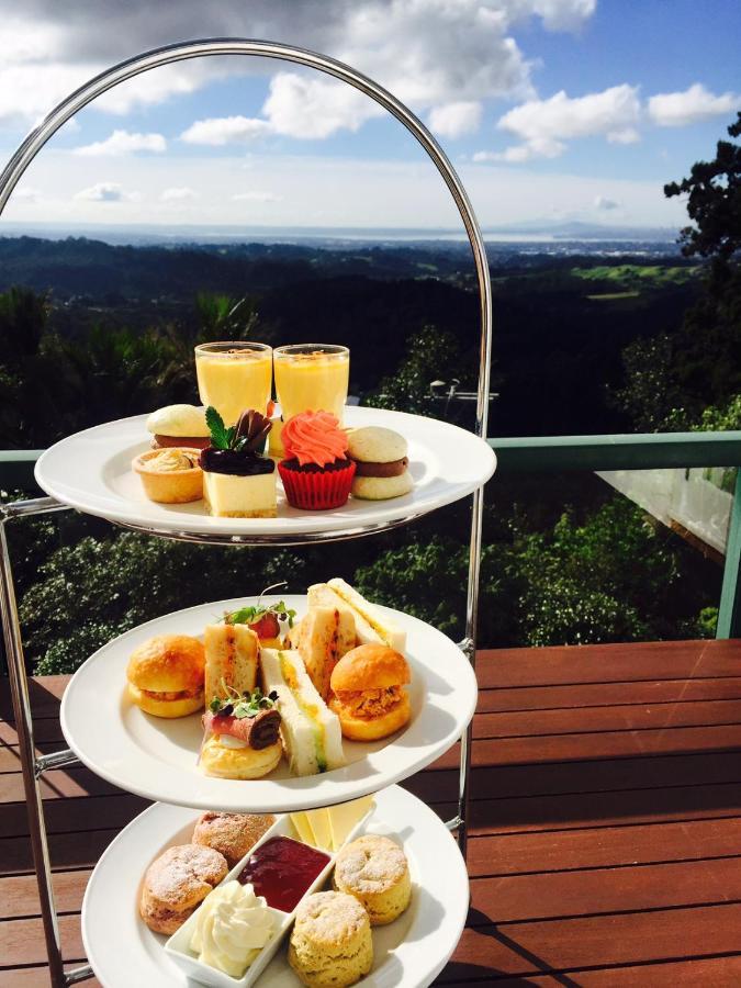 Waitakere & Hotel 4*