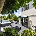 Spa, Movies, Pool Table, Table Tennis In Ellerslie!