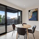 Mission Bay Luxurious 3Br Townhouse Auckland