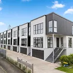 Luxurious House Near Seaside Park