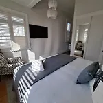 Grafton House Villa Oasis, Central Auckland