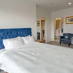 Split Level 125Sqm Sub Penthouse