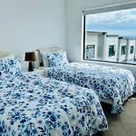 Lake Quarter Apartment