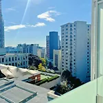 New & Modern Stylish 2Br Vs Aircon In The City Next To Albert Park