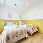 New & Modern Stylish 2Br Vs Aircon In The City Next To Albert Park