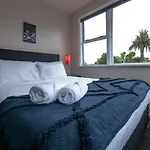 3-Bedroom 2-Bathroom Bright & Sunny Family Home