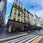 Cosy Cbd Loft Walk To Sights Dining & Shopping