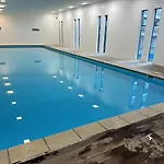 Penthouse Delight 3 Bd 2 Bth Free Carpark, Pool & Tennis Court