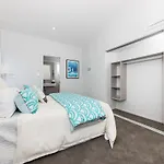 Sunny Villa Glen Eden