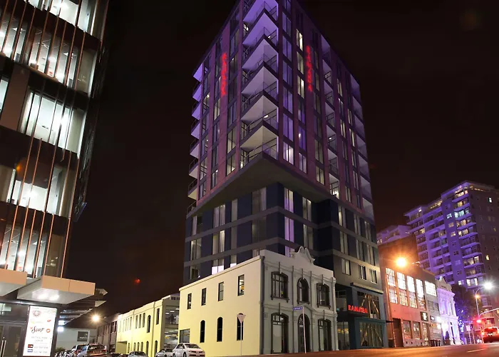 Ramada Suites By Wyndham Victoria Street West