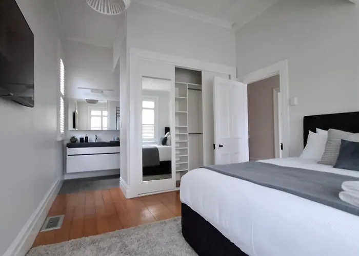 Grafton House Villa Oasis, Central Auckland