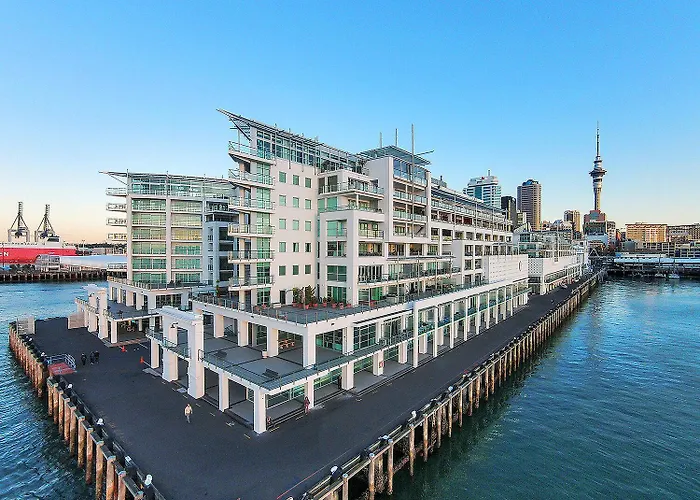Seaview Waterfront Hotel Apt