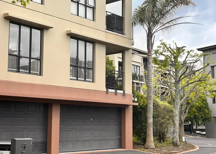 Newmarket Fully Furnished 2 Bedrooms