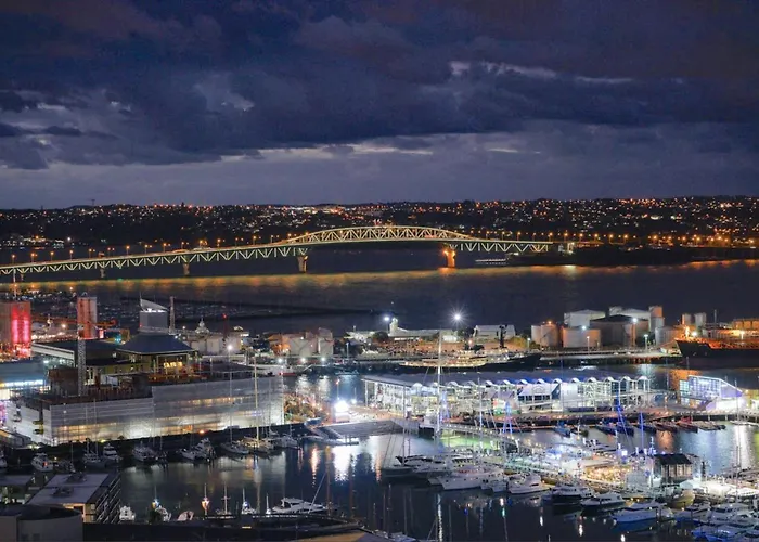 Gorgeous Seaview 2 Bedroom Apartment In Auckland Cbd