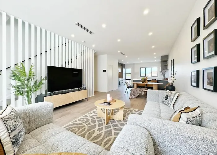 Chic Retreat 3Beds Luxury Townhouse - Asb Showgrounds & Cornwall Park