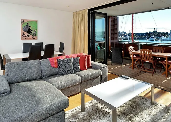 Qv Stylish Waterfront Apartment - 317