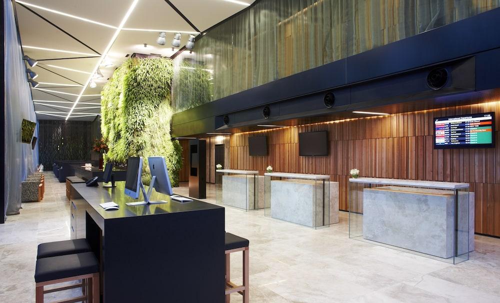 Novotel Airport Hotel