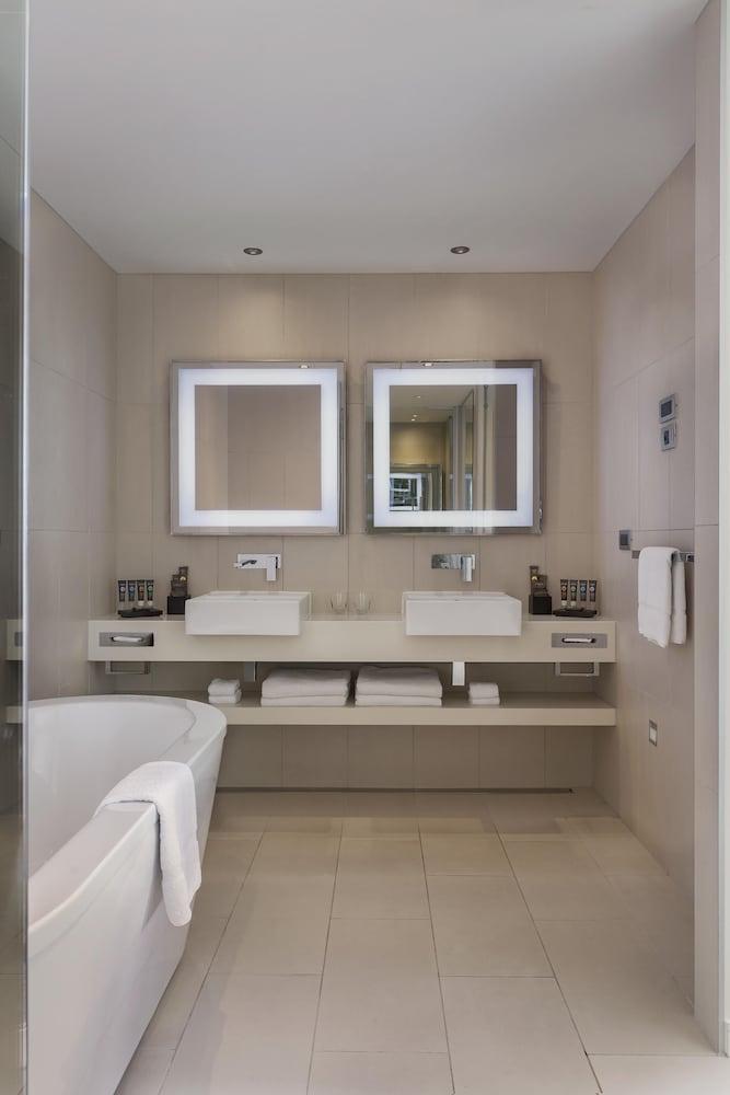 Novotel Airport Hotel Auckland
