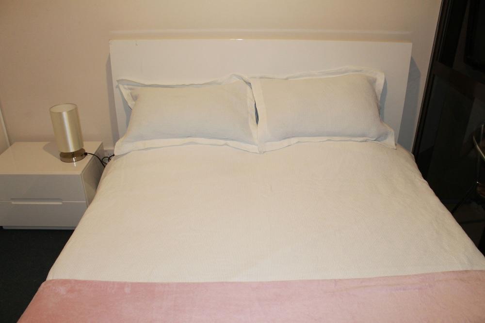 - Hobson St Aparthotel Auckland