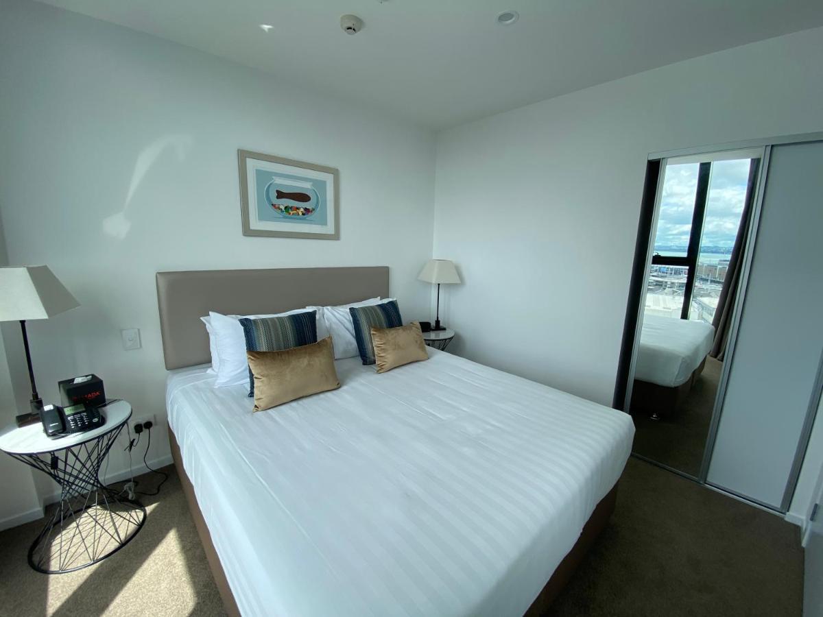 Hotel Ramada By Wyndham Victoria Street West 4*