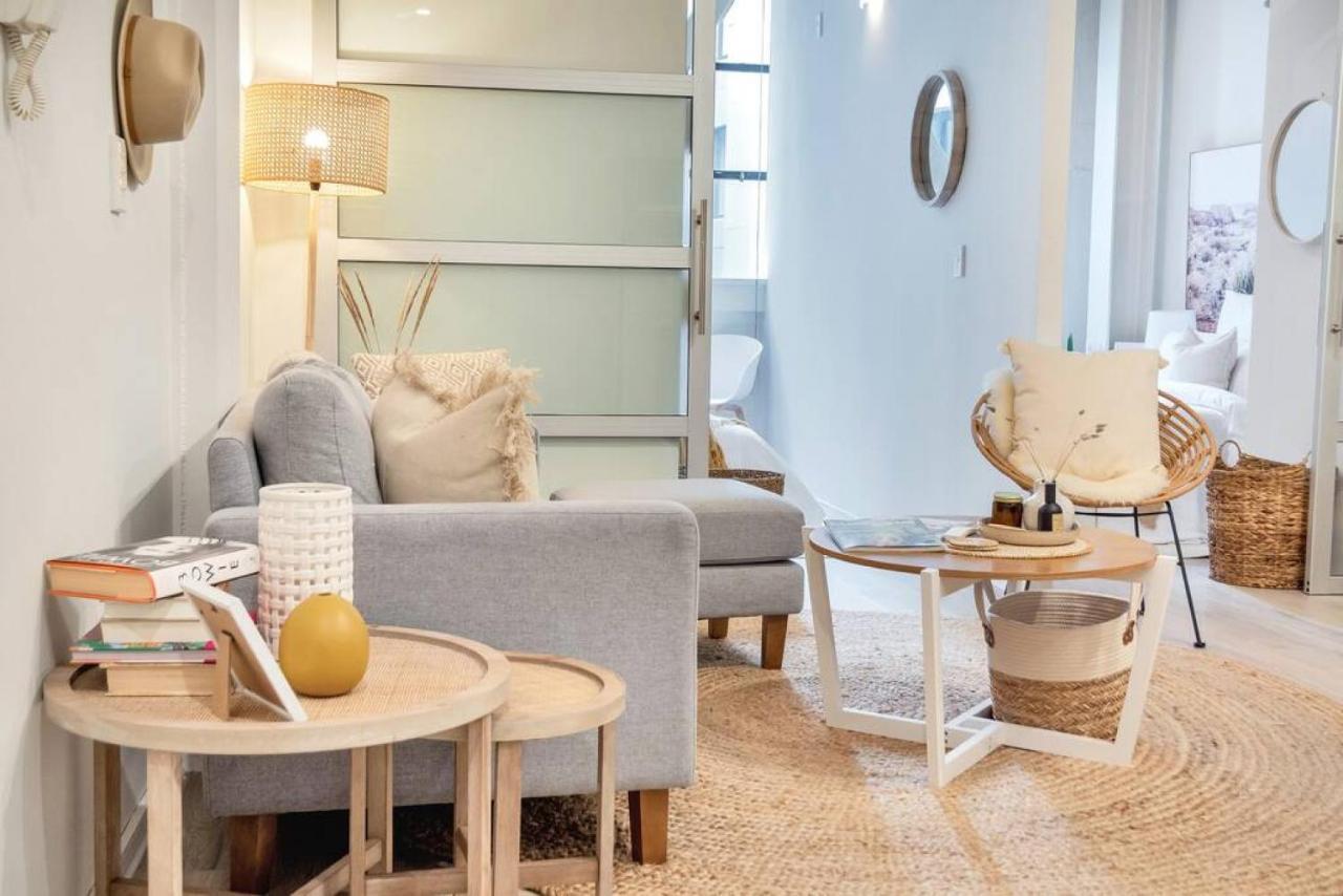 Awesome, Cool Beachy 2br Cbd Gem - Wifi And Netflix Apartment *