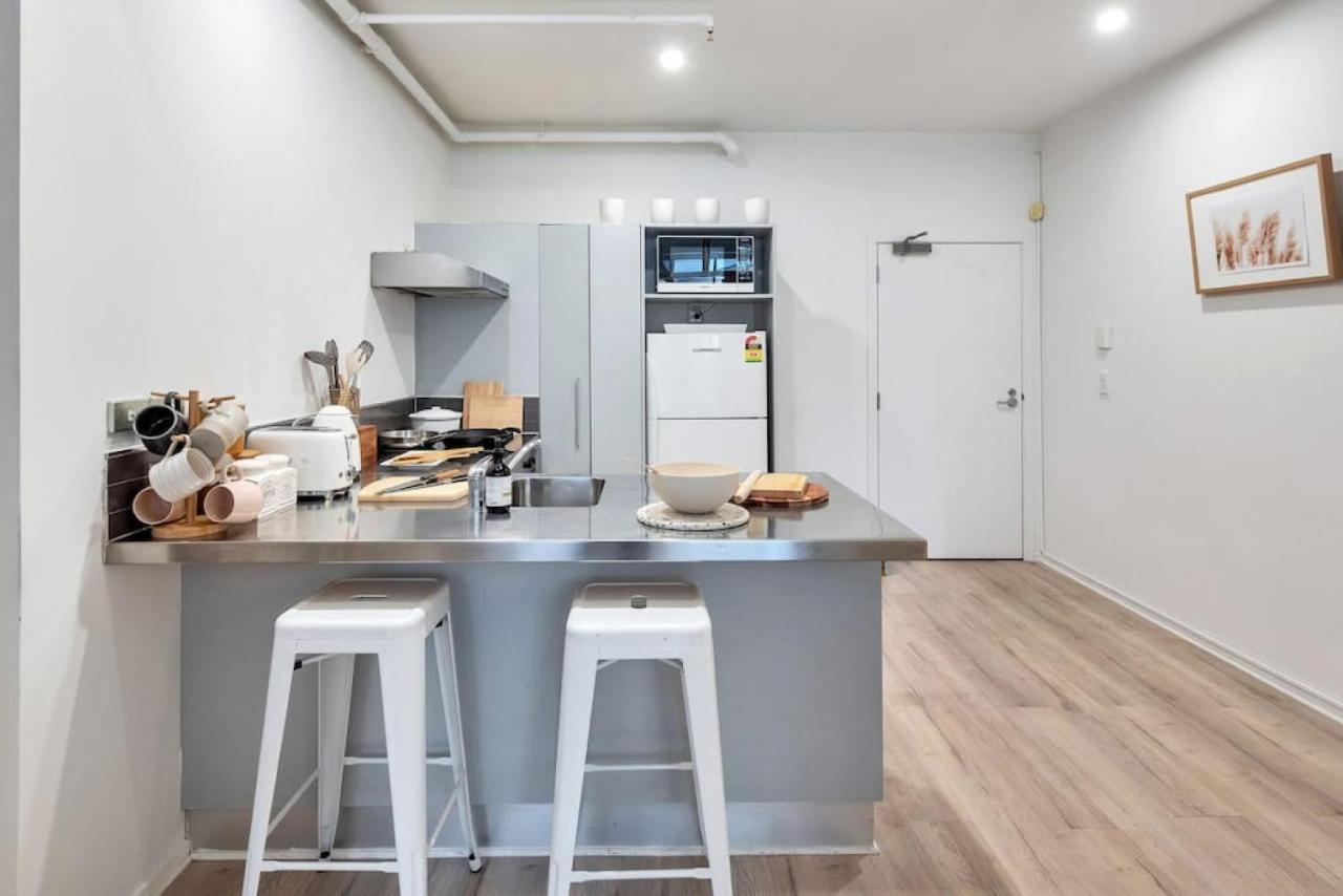 Awesome, Cool Beachy 2br Cbd Gem - Wifi And Netflix *