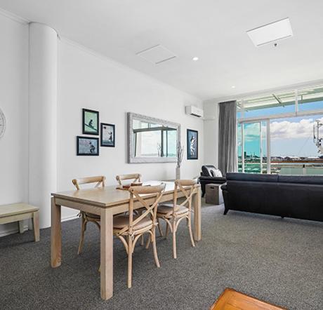 Waterfront Serviced On Prince's Wharf Auckland
