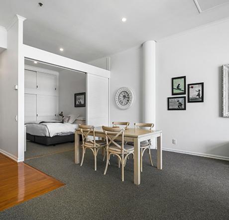 Waterfront Serviced On Prince's Wharf 4*