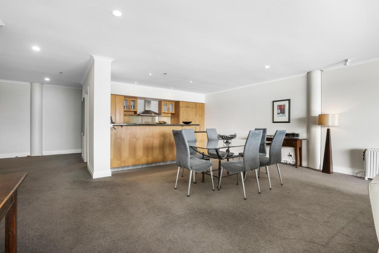 Waterfront Serviced On Prince's Wharf 4*
