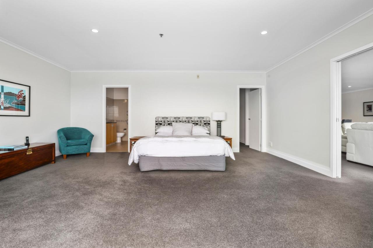 Waterfront Serviced On Prince's Wharf Aparthotel