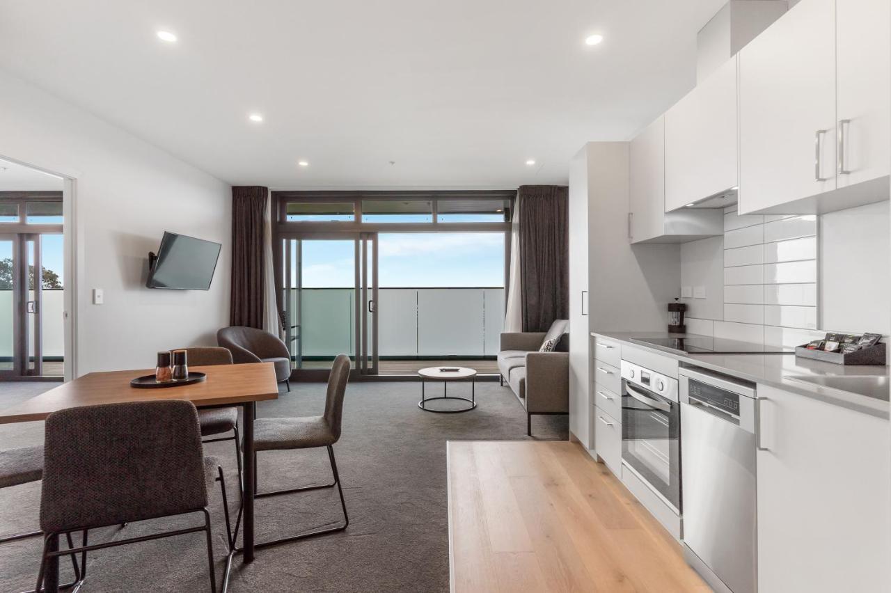 Ramada By Wyndham Newmarket Hotel