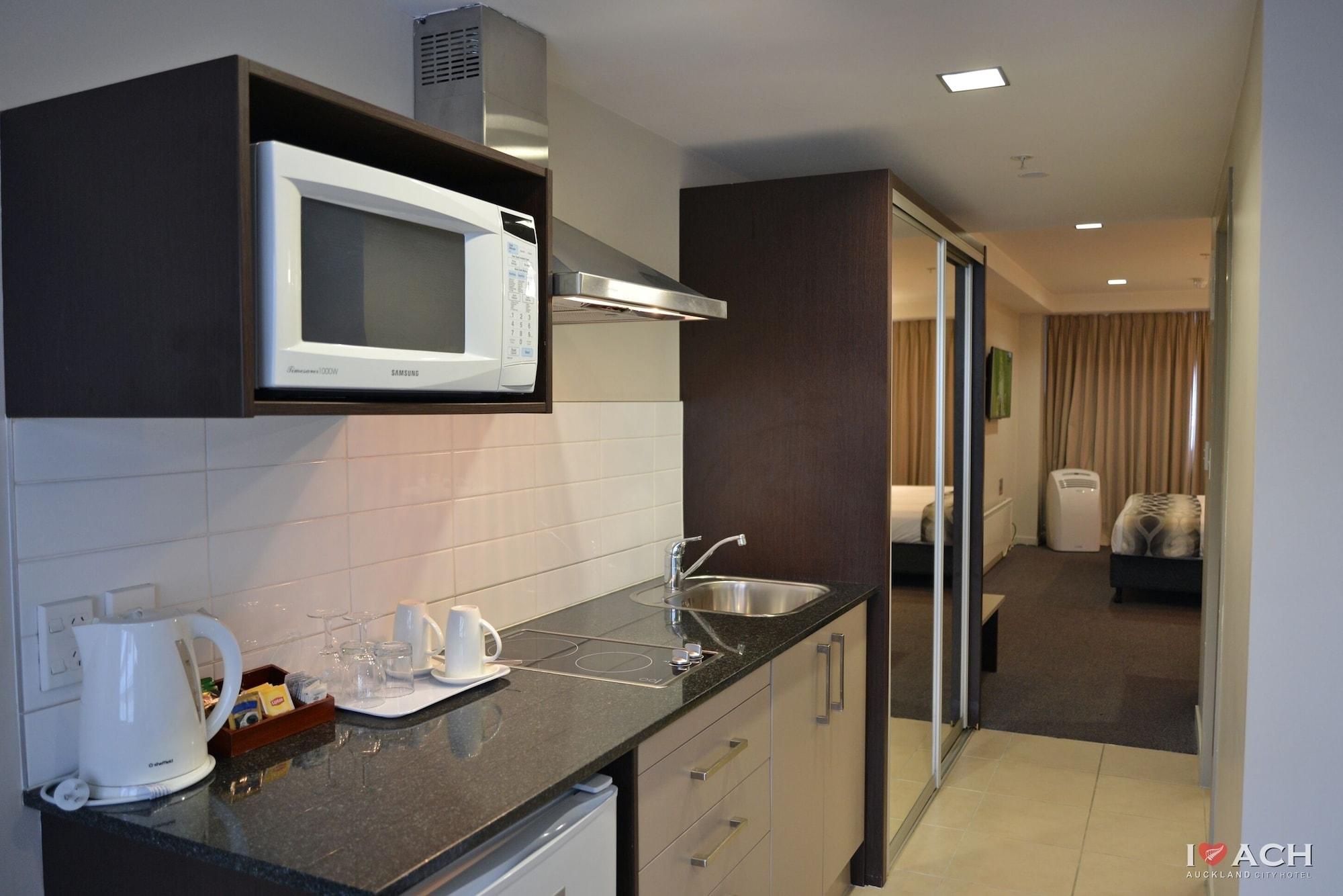 - Hobson St Aparthotel 4*