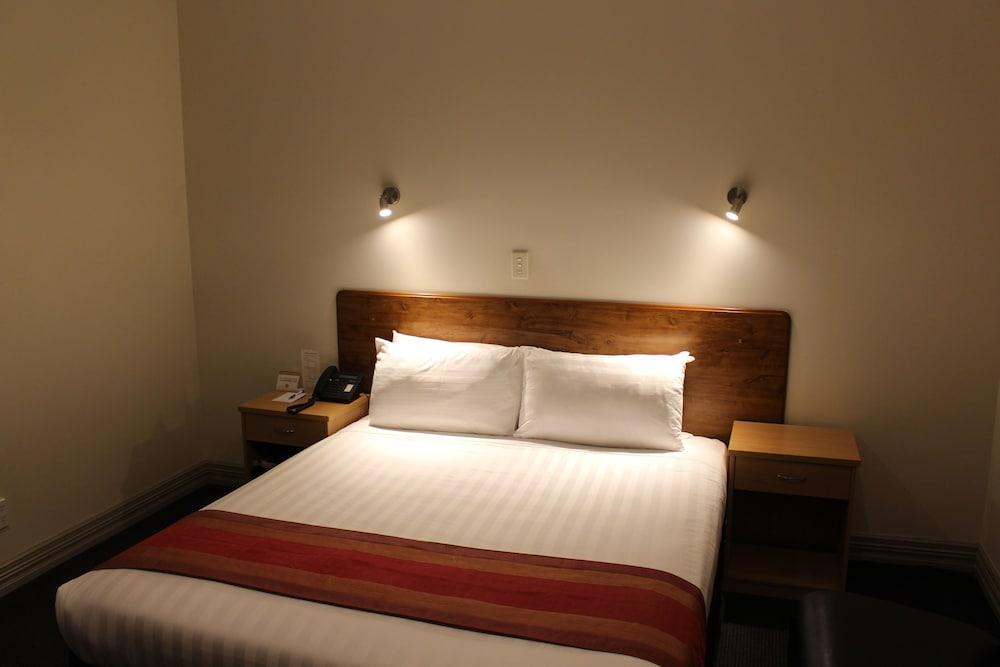 Edit Auckland Central 3*