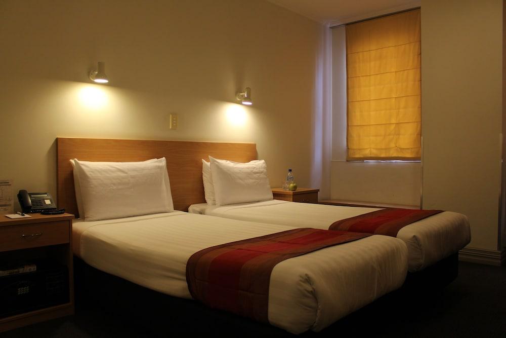 Edit Auckland Central 3*